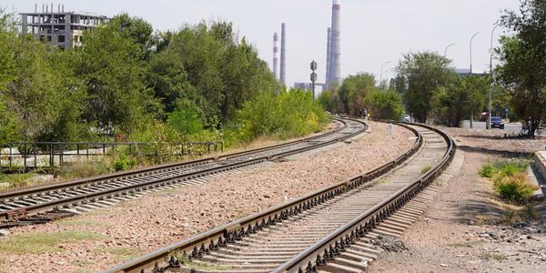 «Кыргыз темир жолу» обновил знаки и очистил территории вдоль железнодорожных путей изображение публикации