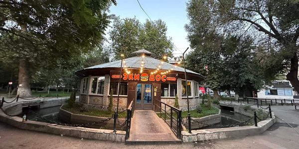 Снос кафе «Эки дос», возврат части Сулайман-Тоо и корпуса вуза на баланс мэрии  — итоги рейда главы Оша изображение публикации