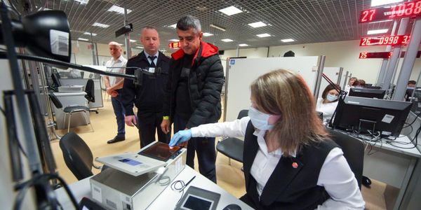 С 1 сентября учет мигрантов в Москве будет вестись через мобильное приложение изображение публикации