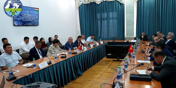 Кыргызстан и Таджикистан обсудили перспективы сотрудничества в сфере экологии и горнодобычи изображение публикации