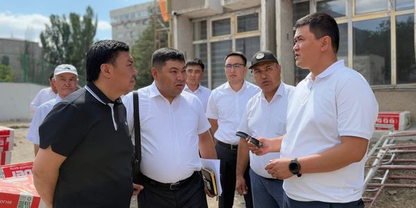 Орунтаев проверил ремонт и строительство школ в Бишкеке изображение публикации