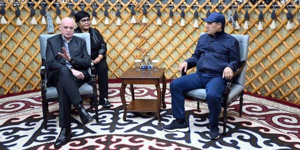 Жапаров обсудил с главой Doppelmayr строительство канатных дорог в Ала-Арче и «Ала-Тоо Резорт» изображение публикации