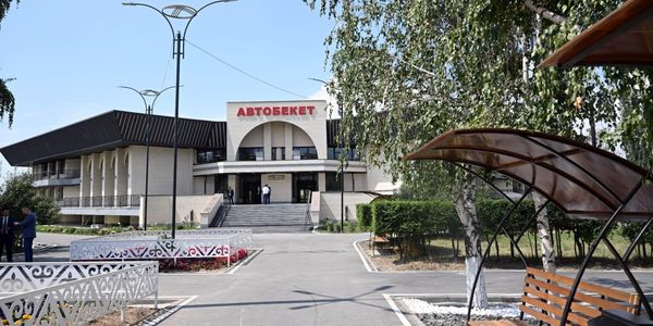 Обновленный автовокзал в Караколе. Фото: пресс-служба президента КР.