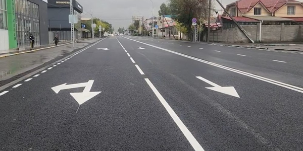 Отремонтированная ул. Ахунбаева в Бишкеке.