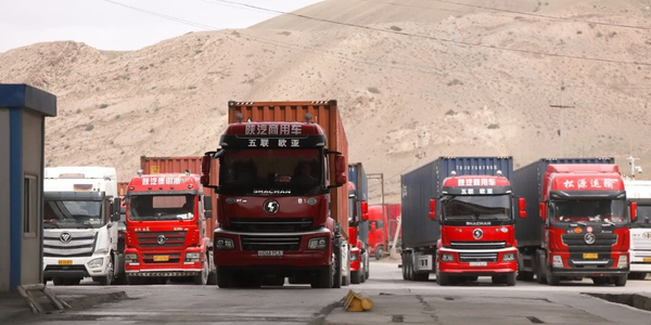 КПП «Торугарт» и «Иркештам» закроют на несколько дней: как изменится режим работы изображение публикации