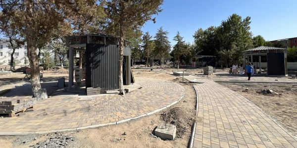 Парки «Жаштык» и «Жениш» в Баткене готовят к открытию в октябре изображение публикации