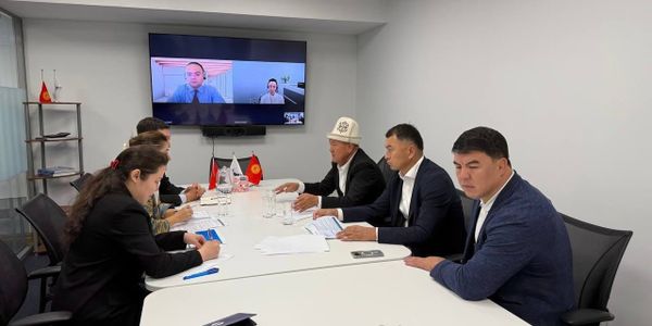 Встреча мэра Оша с представителями ЕБРР в Бишкеке. Фото: мэрия Оша.