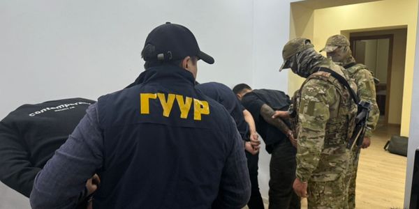 В КР обезвредили группу мошенников, «разводивших» граждан США, Канады и Европы изображение публикации