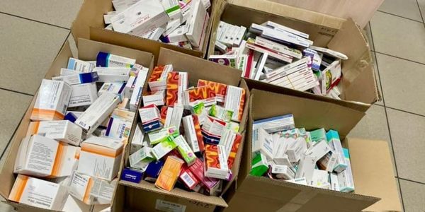 ГКНБ выявил схему ввоза контрабандных лекарств в Кыргызстан — опечатаны 10 аптек изображение публикации