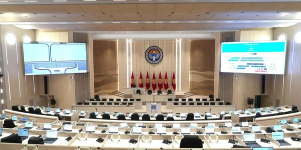 В Жогорку Кенеше собрали необходимое количество подписей за самороспуск парламента изображение публикации