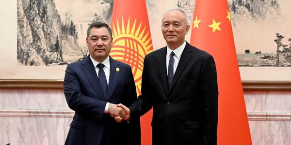 Садыр Жапаров призвал китайские компании участвовать в национальных проектах Кыргызстана изображение публикации