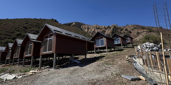 В Ошской области приостановили строительство туристического центра: выявлены нарушения изображение публикации