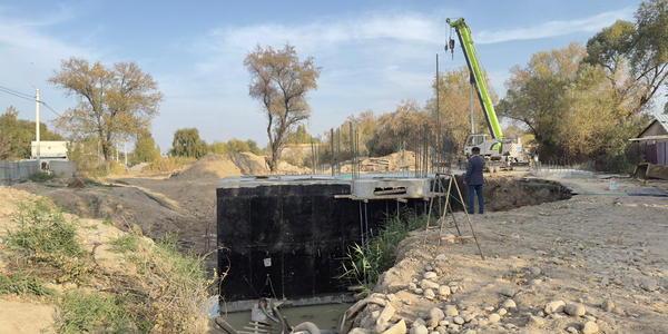 В Бишкеке на три недели перекрыли улицу Талды-Суу — будут строить коллектор изображение публикации