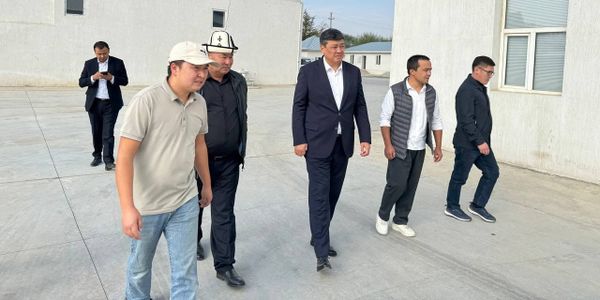 Глава Минсельхоза Бакыт Торобаев посетил Jal Agro Logistics изображение публикации