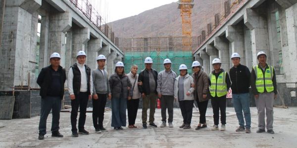 Замминистра энергетики ознакомилась с ходом строительства Орто-Токойской ГЭС изображение публикации