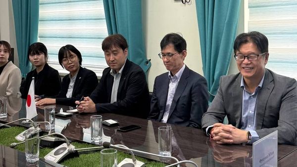 Кыргызстан и Nippon Travel Agency обсудили создание прямых каналов трудоустройства в Японии изображение публикации