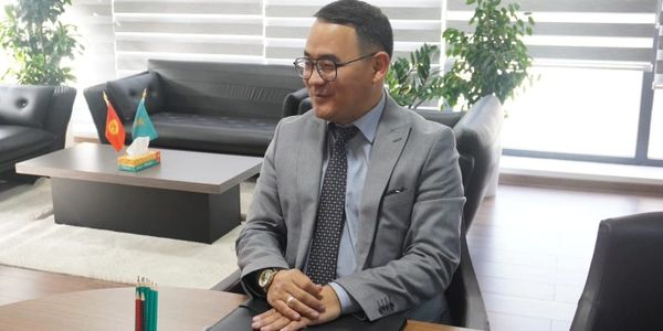 Темир Сариев и Чынгыз Эсенгул уулу обсудили расширение кыргызско-турецкого сотрудничества. Фото: ТПП.