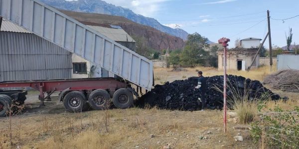 Мэрия Нарына начала завоз угля к ОЗП: городу требуется  23 тысячи тонн изображение публикации