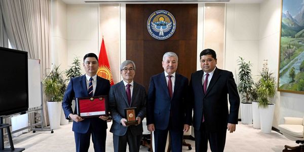 Касымалиев наградил представителей Miru Systems за вклад в развитие избирательной системы КР изображение публикации