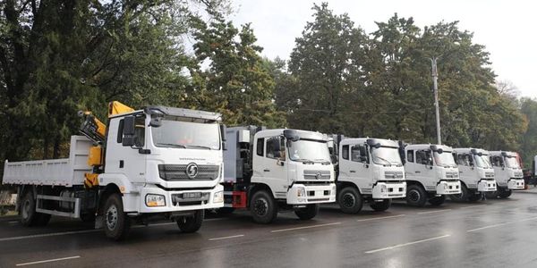 Вручение техники муниципалитету Токмока. Фото: ГКНБ.