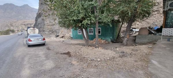 В Таш-Кумыре демонтировали более 20 торговых точек вдоль трассы Бишкек – Ош изображение публикации