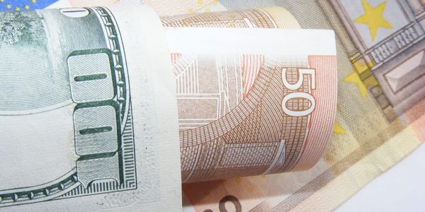 Доллар стабилен, евро незначительно просел — курс валют в обменках и комбанках КР изображение публикации