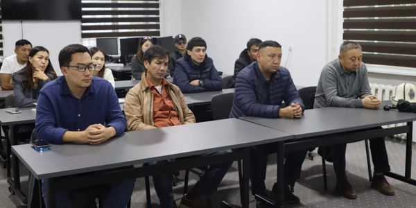 Застройщиков в Бишкеке призвали обращаться в Госагентство по земельным ресурсам  по выходным изображение публикации