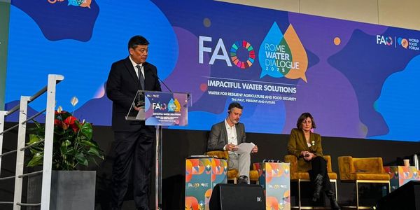 Кыргызстану нужно $1.2 млрд, чтобы обеспечить водой 960 сел — Торобаев