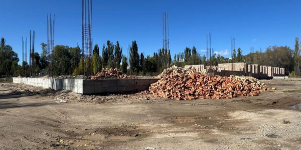 В Ак-Суйском районе строят школу за 182 млн сомов изображение публикации