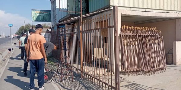 На трассе Ош – Бишкек демонитруют незаконные постройки изображение публикации