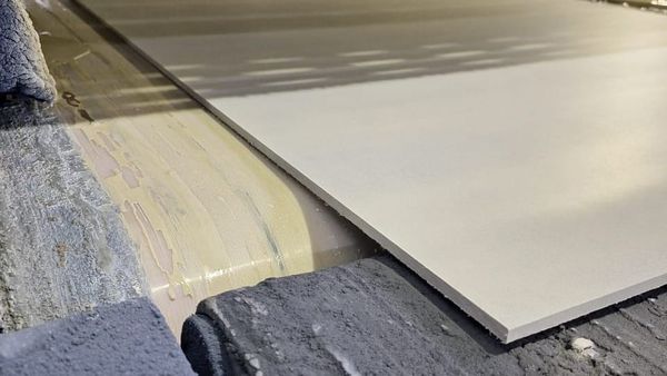 Минстрой проверил завод по производству стройматериалов в Кантe изображение публикации