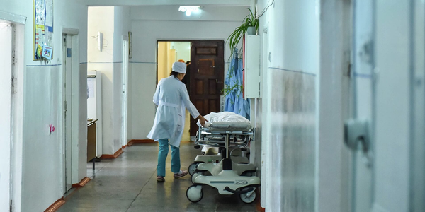 Зарплаты медиков повысят на 50% с апреля 2026 года — глава Минздрава изображение публикации