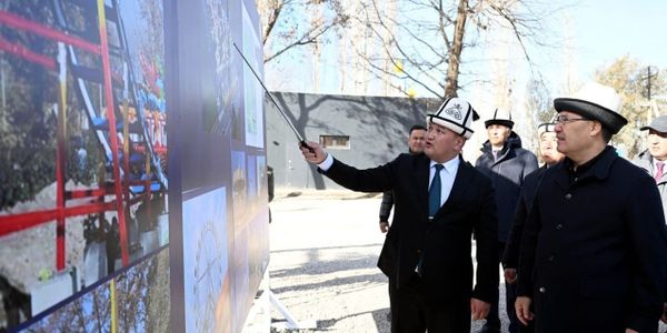 Садыр Жапаров ознакомился с ходом строительства центрального парка в Таласе изображение публикации