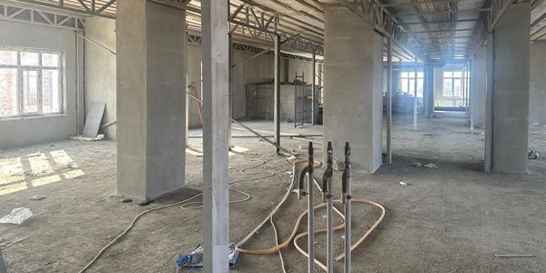 Стройкомпанию в Бишкеке оштрафовали на 423 тысячи сомов за отклонение от проекта и нарушение норм изображение публикации