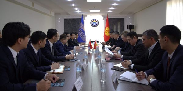 Кыргызстан и китайская «Чжунцзэньэн» обсудили строительство солнечной станции на 600 МВт изображение публикации