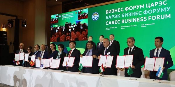 КР усиливает сотрудничество в туризме и e-commerce: подписаны два меморандума изображение публикации