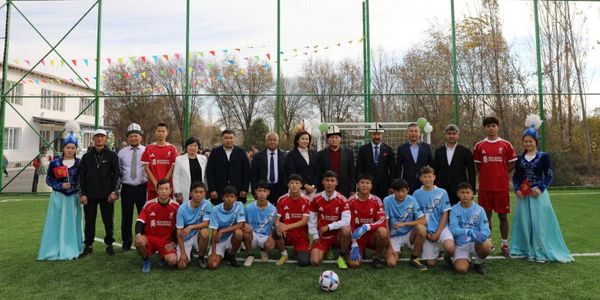 В селе Малтабар построено новое мини-футбольное поле для школьников изображение публикации
