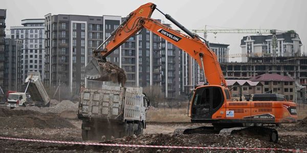 Касымалиев и Оверчук ознакомились с проектом новой школы на 1 224 места в Бишкеке изображение публикации