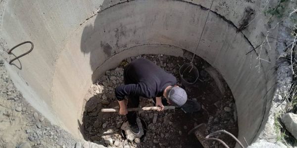 В селе Семетей Таласской области очистили четыре скважины и укрепили канал для обеспечения жителей питьевой водой. Фото: Минсельхоз