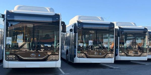 В Бишкек доставили 95 новых 12-метровых автобусов большой вместимости