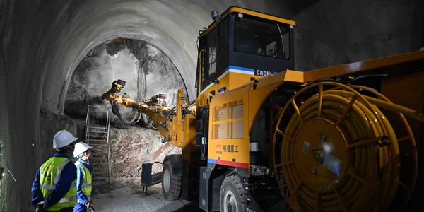 На железной дороге Китай – КР – РУз начали проходку 18 из 29 тоннелей