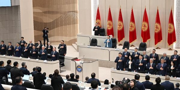 Жогорку Кенеш VIII созыва начал работу: депутаты принесли присягу. Фото: kenesh.kg.