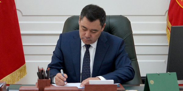 Садыр Жапаров запустил кампанию по бесплатной замене водительских прав изображение публикации
