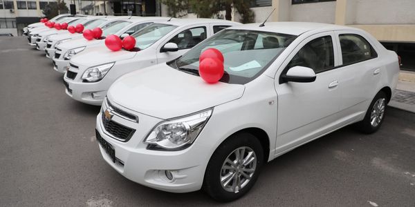 Национальной академии наук КР передали 26 новых автомобилей на 45 млн сомов изображение публикации