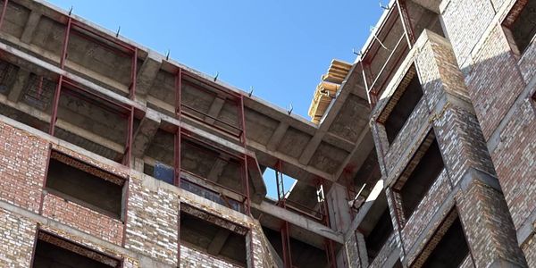 Минстрой выявил нарушения на строительных объектах в Бишкеке изображение публикации