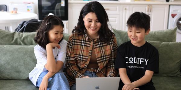 Свыше 70% детей Кыргызстана считают себя профи в технологиях, но не умеют пользоваться поиском изображение публикации