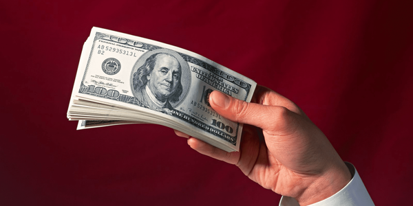 Доллар в Казахстане подскочил: тенге потерял почти 1% за сутки изображение публикации