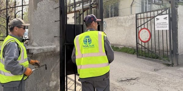 В Бишкеке повторно демонтировали ограждение на Чуй – Панфилова изображение публикации