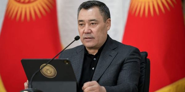 Садыр Жапаров интервью 2026, кадровая политика Кыргызстан, коррупция госслужба КР, программа Эл үмүтү, школа Акылман, трудоустройство КР, Ыдырыс Исаков интервью