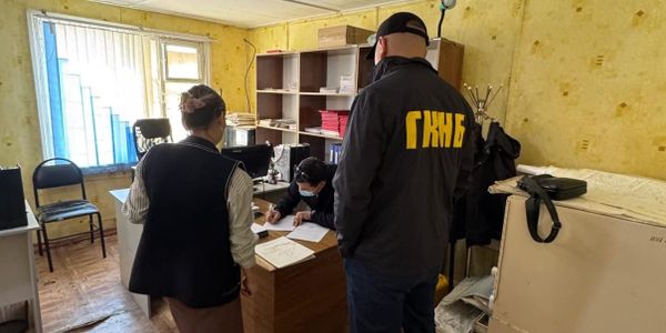 ГКНБ Балыкчы нотариус, незаконная сделка с недвижимостью КР, задержание нотариуса 2026, юридические услуги Иссык-Куль